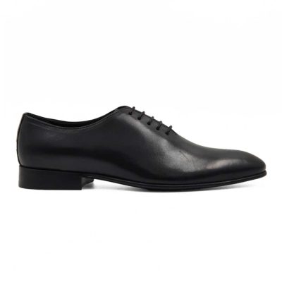 Elegantne Oksford cipele Wholecut izradjene od najfinije crne Nappa kože. Bojene su vrlo pažljivo.