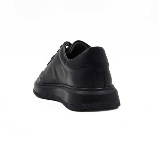 Ženske elegantne cipele patike low top izradjene su od vrhunske Box teget kože.