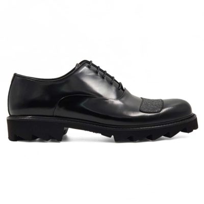 Muške moderne Oxford cipele izradjene od prvoklasne Boks kože. Bojene su dva puta, a zatim lakirane i polirane