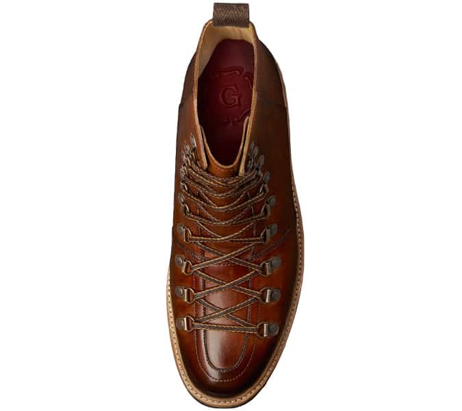 Derby shoes tying shoelaces