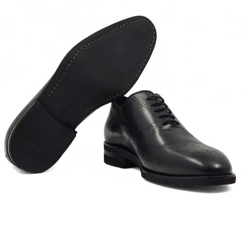 Elegantne muške cipele S1-220 za svaki svečani trenutak! Sa njima nećete pogrešiti ako Vam treba udobna muška obuća u kojoj provodite ceo dan na poslu!