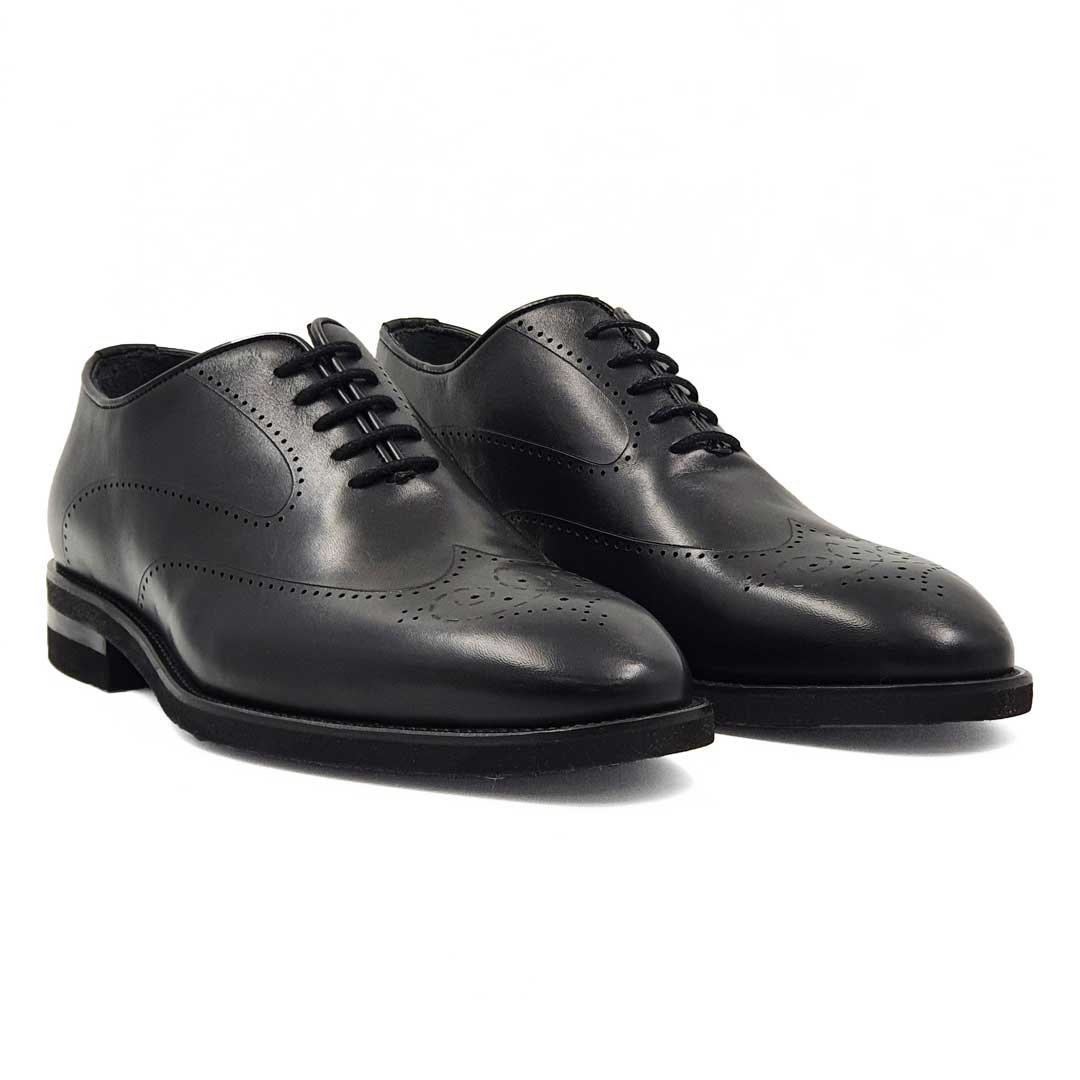 Elegantne muške cipele S1-220 za svaki svečani trenutak! Sa njima nećete pogrešiti ako Vam treba udobna muška obuća u kojoj provodite ceo dan na poslu!