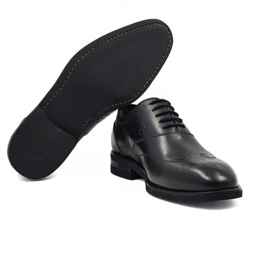Elegantne muške cipele S1-243 koje će se odlično uklopiti sa većinom Vaših odela. Ultralaki EVA Djon The Gom sa petom se savršeno uklapa u ovu koncepciju!