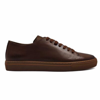 Preporučujemo muške cipele S2105-114 svima koji vole letnju casual garderobu. Odlično se uklapaju i na pantalone i na bermude. I na čarape i na bosu nogu.