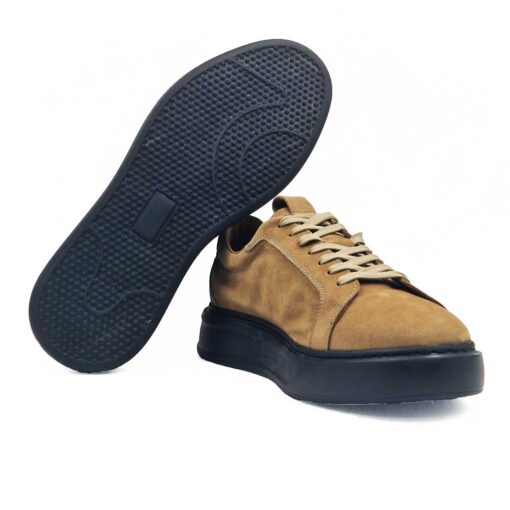 Muške cipele S2143-458 na prvo obuvanje ćete osetiti razliku i zašto je koža kod bilo koje vrste obuće nezamenljiva. Izrada je zanatska- Blake Stitch.