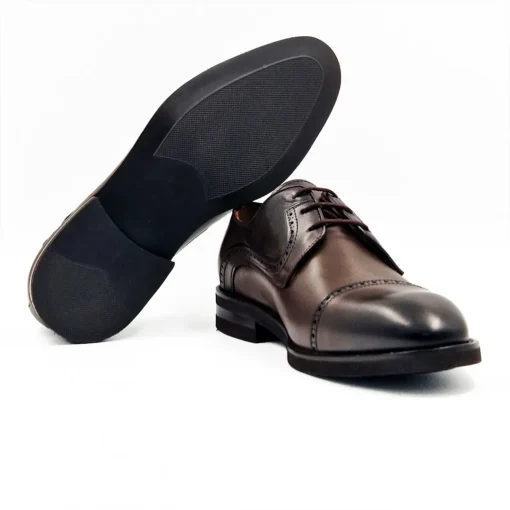 Muške cipele S1-385-1 odnosno Oxford cipele, sigurno spadaju u najpopularnije muške klasične cipele koje su ikad postojale! Toplo Vam ih preporučujemo!