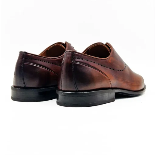 Muške cipele S2-576 na kojima se djon savršeno uklapa po stilu i dodatno ističe gornji deo ovih cipela. Unutrašnjost je kao i uvek izradjena od Nappa kože.