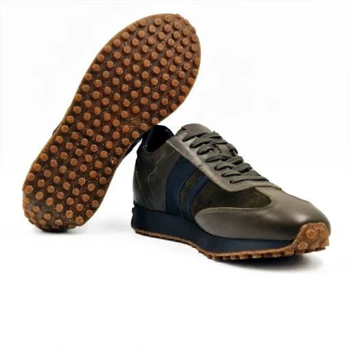 Muške patike S2108-174 je klasičan primer kako izgleda jednostavan i moderan patchwork stil muške obuće. Muške cipele patike za jesen i zimu 23/24!