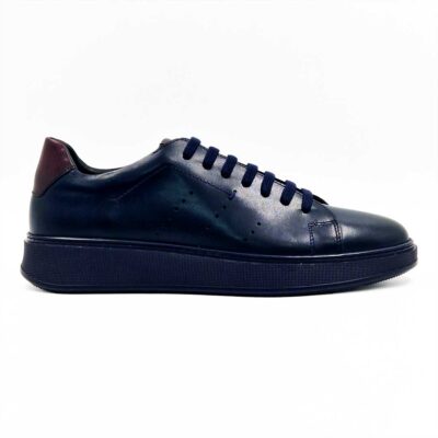 Muške cipele S25-310-1 savršene su za muškarce koji cene kvalitet i jednostavnost, ali su uvek u potrazi za nečim autentičnim. Tip izrade- Blake Stitch.