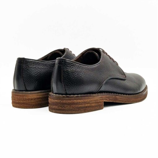 Muške cipele S641-446 savršen je model ako tražite smart casual stil muške obuće koji se lako uklapa sa većinom garderobe. Vrlo jednostavan model po dizajnu