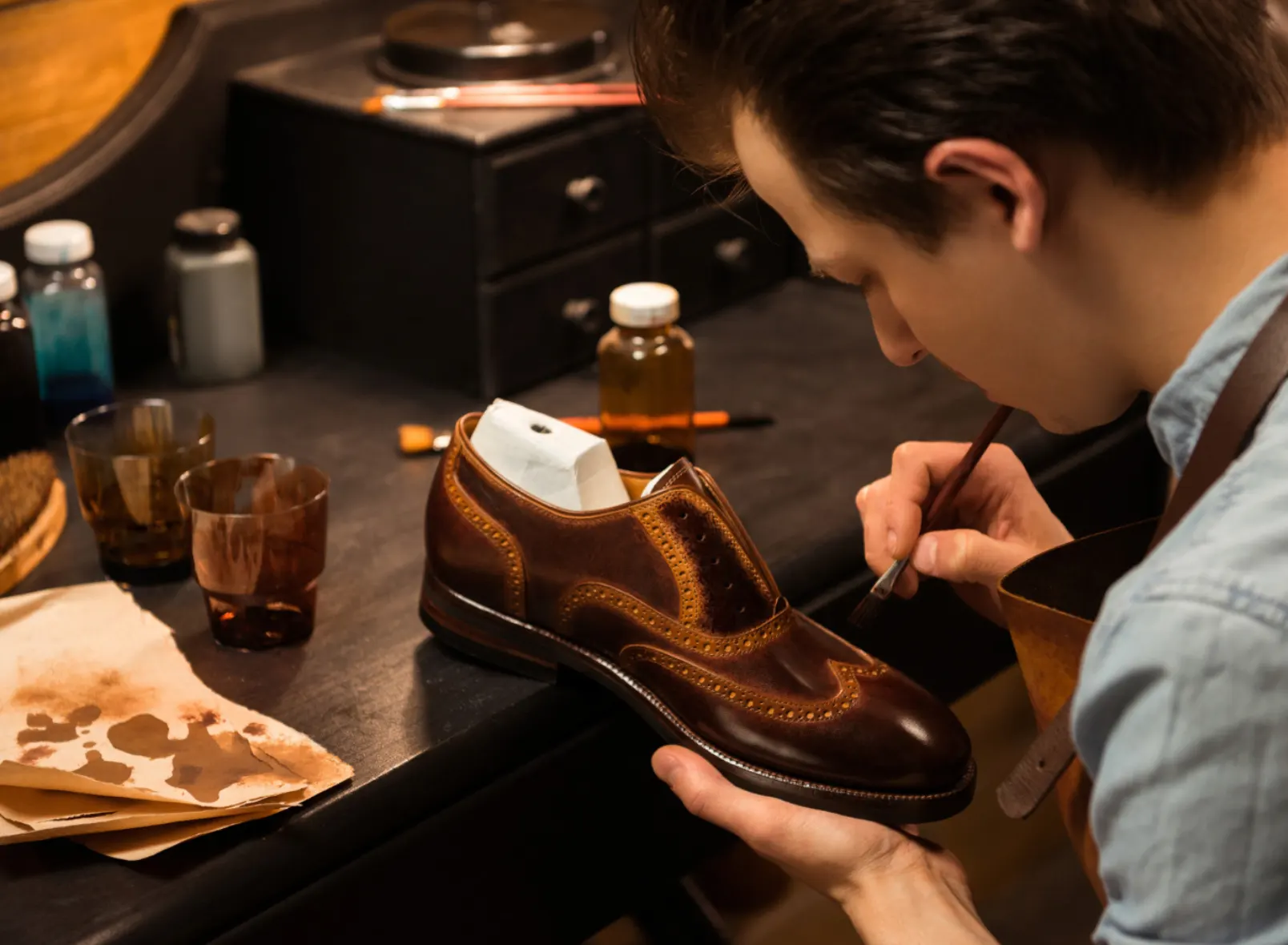 Otkrijte zašto su luksuzne muške cipele omiljene među modernim muškarcima - pročitajte više o pitanju trendova i izboru muške obuće!