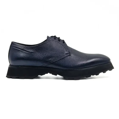Muške cipele S78411-016 predstavljaju jedinstvenu kombinaciju klasične elegancije i savremenog futurističkog dizajna. Inspirisan tradicionalnim Derby model