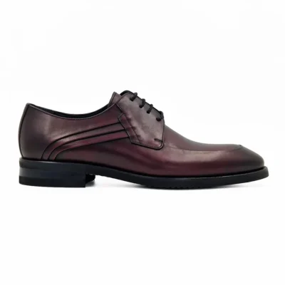 Bordo elegantne cipele predstavljaju savršen balans između klasične estetike i modernog stila. osigurajte sebi model koji podiže samopouzdanje na viši nivo.