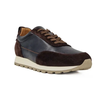 Braon muške cipele patike predstavljaju vrhunski izbor za gospodu čije radno okruženje dopušta popularni smart casual kodeks odevanja.