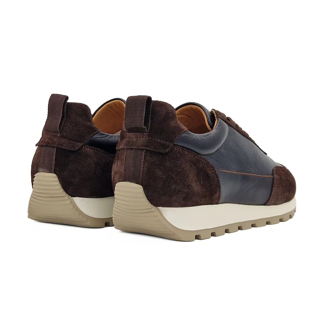 Braon muške cipele patike predstavljaju vrhunski izbor za gospodu čije radno okruženje dopušta popularni smart casual kodeks odevanja.