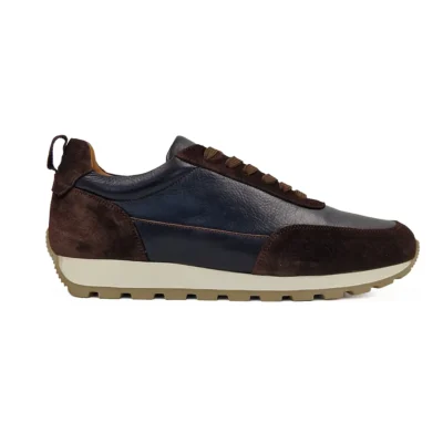 Braon muške cipele patike predstavljaju vrhunski izbor za gospodu čije radno okruženje dopušta popularni smart casual kodeks odevanja.