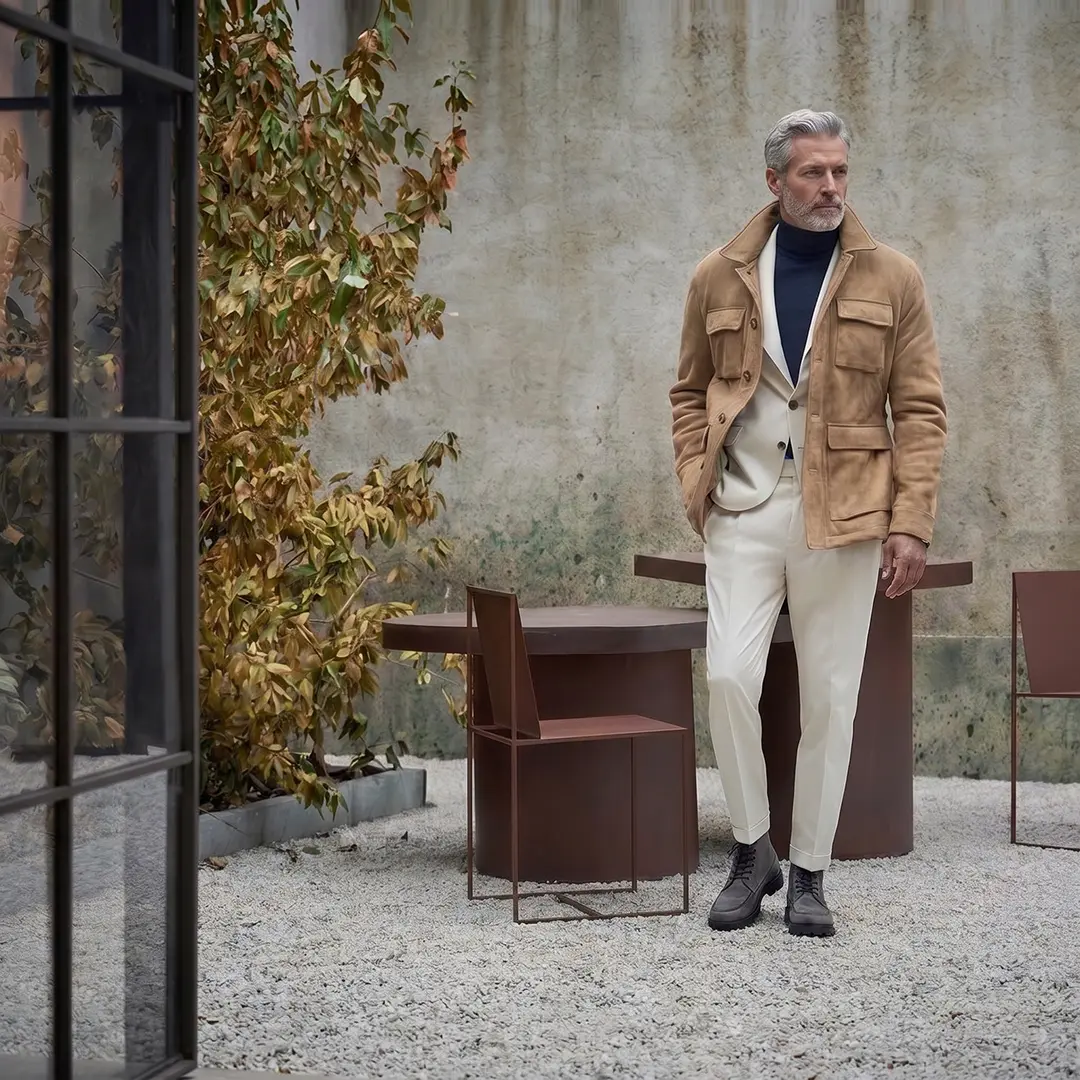 Chelsea čizme su elegantna i svestrana alternativa klasičnoj crnoj. Lako se obuvaju, udobne su i savršene za smart-casual izgled.